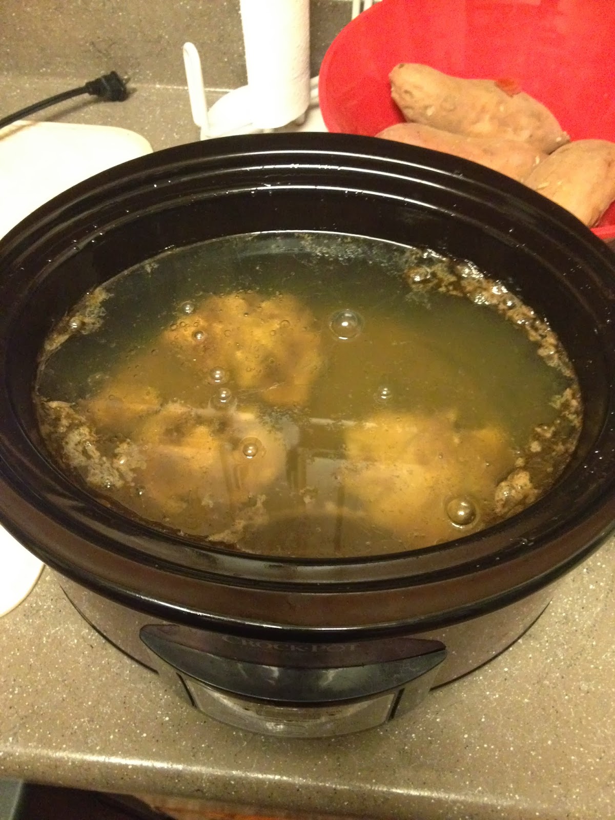 5-Ingredient Paleo: Homemade Beef Bone Broth